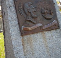 Thunderbolt's Statue and Constable Walker Memorial - Accommodation Rockhampton