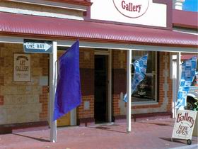 Ocean Art Gallery - Accommodation Rockhampton 0