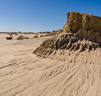 Walls of China - Accommodation Rockhampton