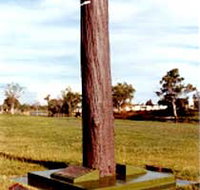 The Flood Memorial or The Stump - Accommodation Rockhampton