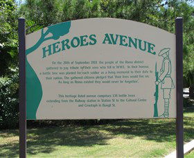 War Memorial And Heroes Avenue, Roma - Accommodation Rockhampton 2