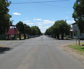 War Memorial And Heroes Avenue, Roma - Accommodation Rockhampton 3