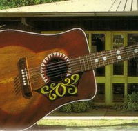Big Guitar - Accommodation Rockhampton