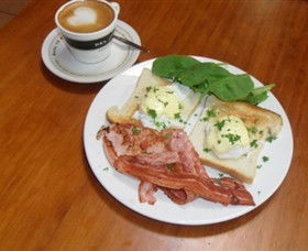 Breretons Bakery And Coffee Lounge - Accommodation Rockhampton 0