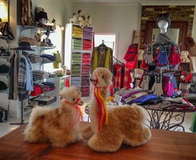 Australian Alpaca Barn - Hunter Valley Gardens - Accommodation Rockhampton 2