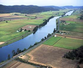 The Clarence River - Accommodation Rockhampton 0