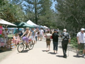 Burleigh Art And Craft Markets - Accommodation Rockhampton 2