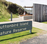 Muttonbird Island Outdoor learning space - Accommodation Rockhampton