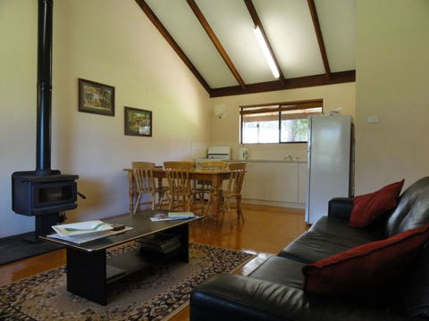 Tinglewood Cabins - Accommodation Rockhampton 1