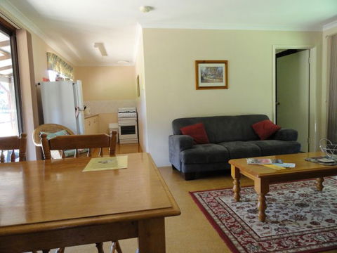 Tinglewood Cabins - Accommodation Rockhampton 2