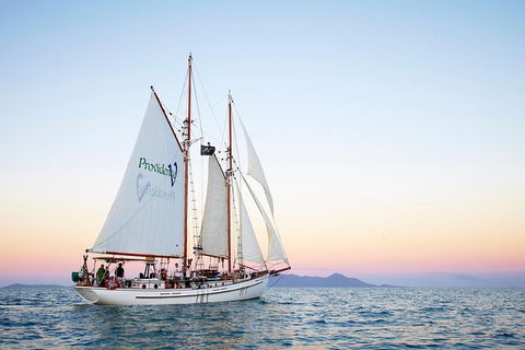Whitsundays Sunset Sailing Cruise - Accommodation Rockhampton 0