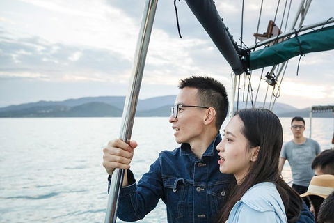 Whitsundays Sunset Sailing Cruise - Accommodation Rockhampton 7