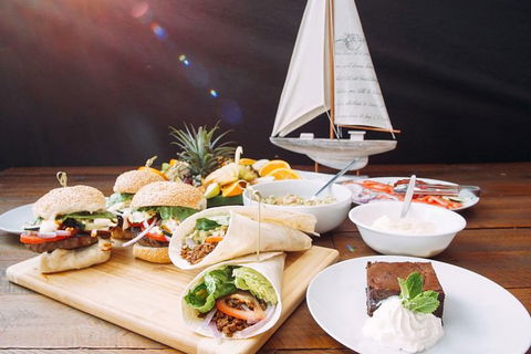 Broomstick Whitsundays Maxi Sailing (2 Days, 2 Nights) - Half A Double Bed - Accommodation Rockhampton 1