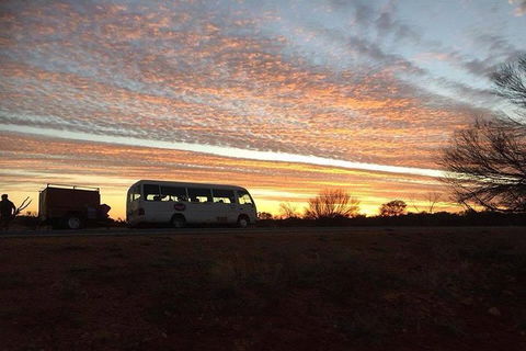 Bus Transfer: Alice Springs To Ayers Rock Resort - Accommodation Rockhampton 0