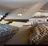 3-Day Uluru-Kata Tjuta and Kings Canyon 4WD Small-Group Eco-Tour from Alice Springs - Accommodation Rockhampton