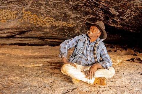 Cave Hill Aboriginal Cultural Experience From Ayers Rock - Accommodation Rockhampton 1