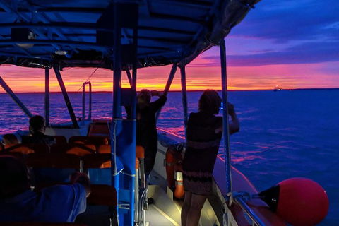 Tropical Light Tropical Bite - Twilight Cruise And CHOW Dinner - Accommodation Rockhampton 1