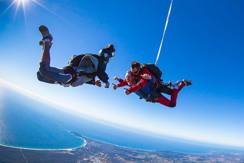 Byron Bay Tandem Sky Dive - Accommodation Rockhampton 0
