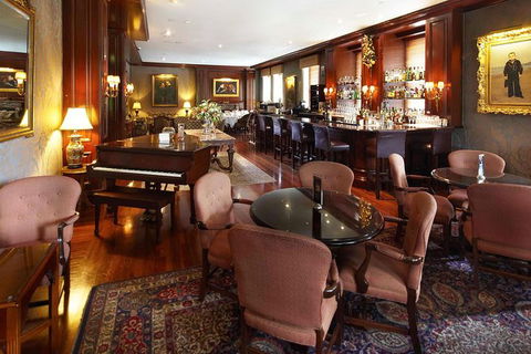 Skip The Line: The Gentleman Magician At Sir Stamford At Circular Quay Ticket - Accommodation Rockhampton 1