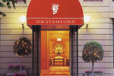 Skip The Line: The Gentleman Magician At Sir Stamford At Circular Quay Ticket - Accommodation Rockhampton 4