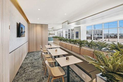 Sydney Airport Plaza Premium Lounge - Accommodation Rockhampton 2