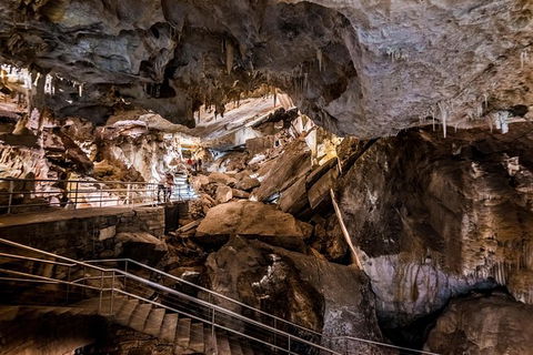 Blue Mountains And Jenolan Caves Motorcoach Day Tour - Accommodation Rockhampton 1