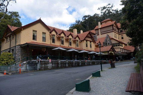 Blue Mountains And Jenolan Caves Motorcoach Day Tour - Accommodation Rockhampton 8