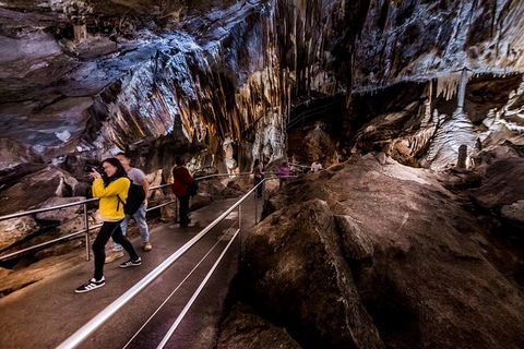 Blue Mountains And Jenolan Caves Motorcoach Day Tour - Accommodation Rockhampton 0