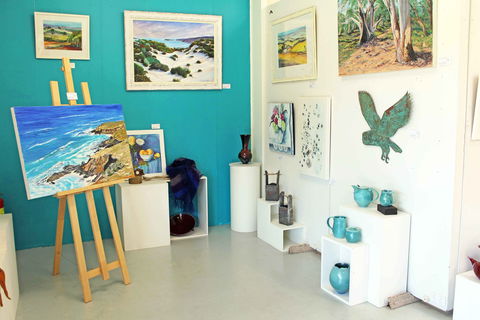Artworks Gallery - Accommodation Rockhampton 0