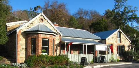 Emprades Vintage + Design - Accommodation Rockhampton 0