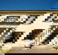 Wivenhoe House - Accommodation Rockhampton