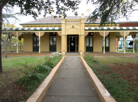 Braemar Gallery - Accommodation Rockhampton 0