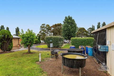 Fossicker Caravan Park Fossicking Park - Accommodation Rockhampton 0