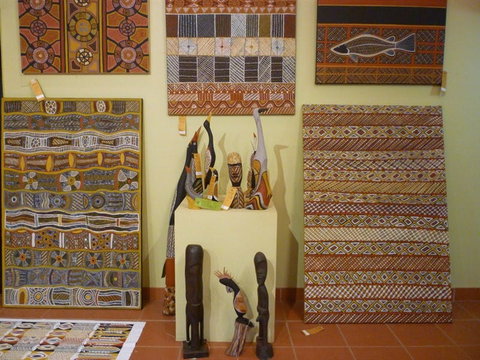 Tiwi Design Aboriginal Corporation - Accommodation Rockhampton 0