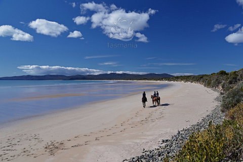 North West - Accommodation Rockhampton 0