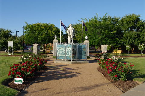 WW1 Memorial Park - Accommodation Rockhampton 0