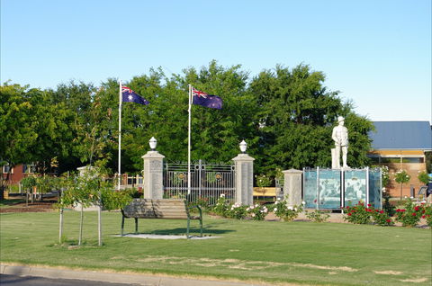 WW1 Memorial Park - Accommodation Rockhampton 1