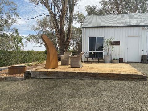 Green Glass Studio - Accommodation Rockhampton 1