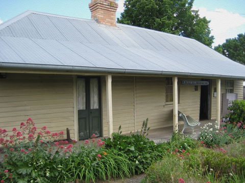 Historic Buildings Walking Tour - Accommodation Rockhampton 0
