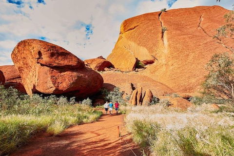 Explore Uluru: 7 Hours Guide Tour At Sunrise With Light Breakfast - Accommodation Rockhampton 2
