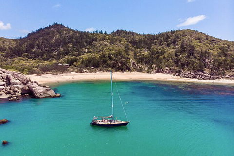 Helicopter And Magnetic Island Sailing - Accommodation Rockhampton 6