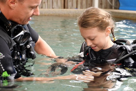 Scuba Kids- Padi Bubblemaker Course - Accommodation Rockhampton 1