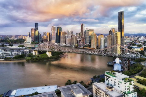 Brisbane Airport Transfers : Brisbane Airport BNE To Brisbane In Luxury Van - Accommodation Rockhampton 4