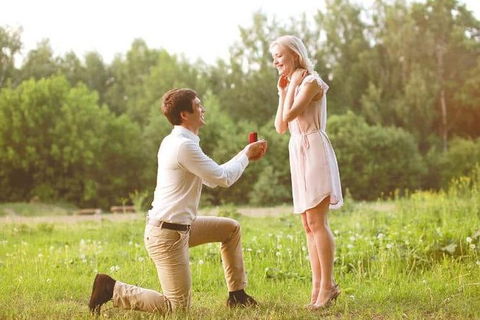 Romance Cruise + Scenic Tour + Beer Tasting + 3 Course Lunch + Hamper - Accommodation Rockhampton 0