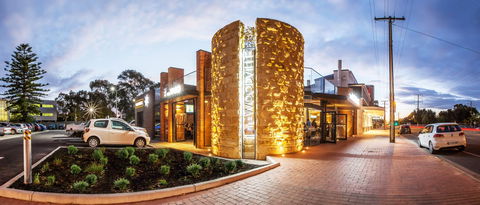 Woodville Hotel - Accommodation Rockhampton 1