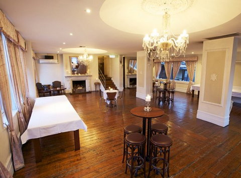 Provincial Hotel - Accommodation Rockhampton 3