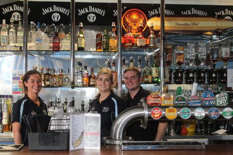 PAUL'S SEAFOOD ON GOUGER - Accommodation Rockhampton 2