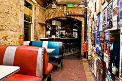 Royal Oak Hotel - Accommodation Rockhampton 1