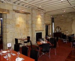 Customs House Waterfront Hotel - Accommodation Rockhampton 1