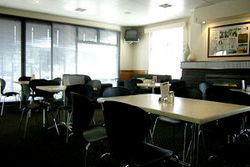 Riverview Hotel & Kains Bar & Restaurant - Accommodation Rockhampton 2